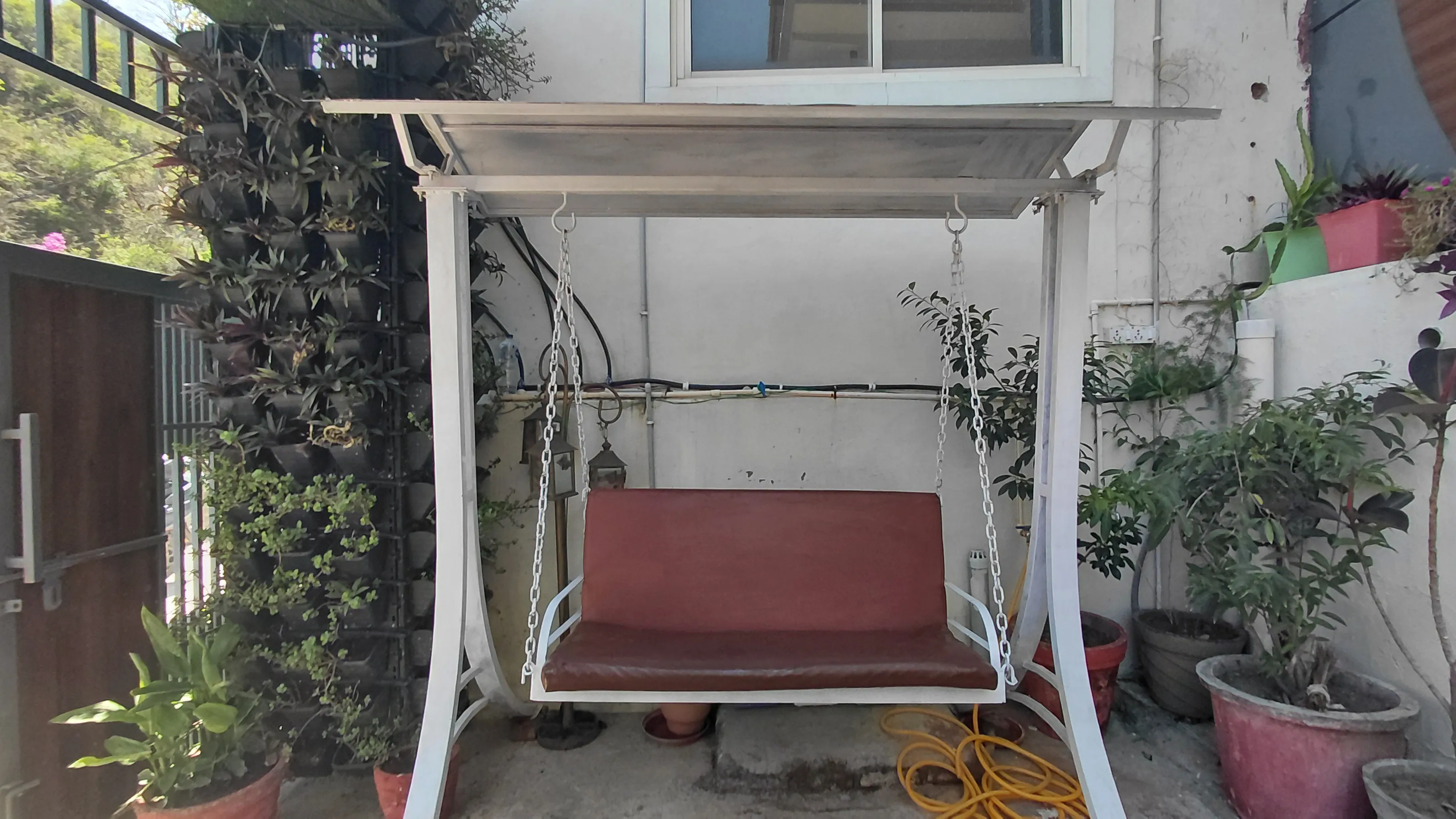Ayuskama Entrance swing