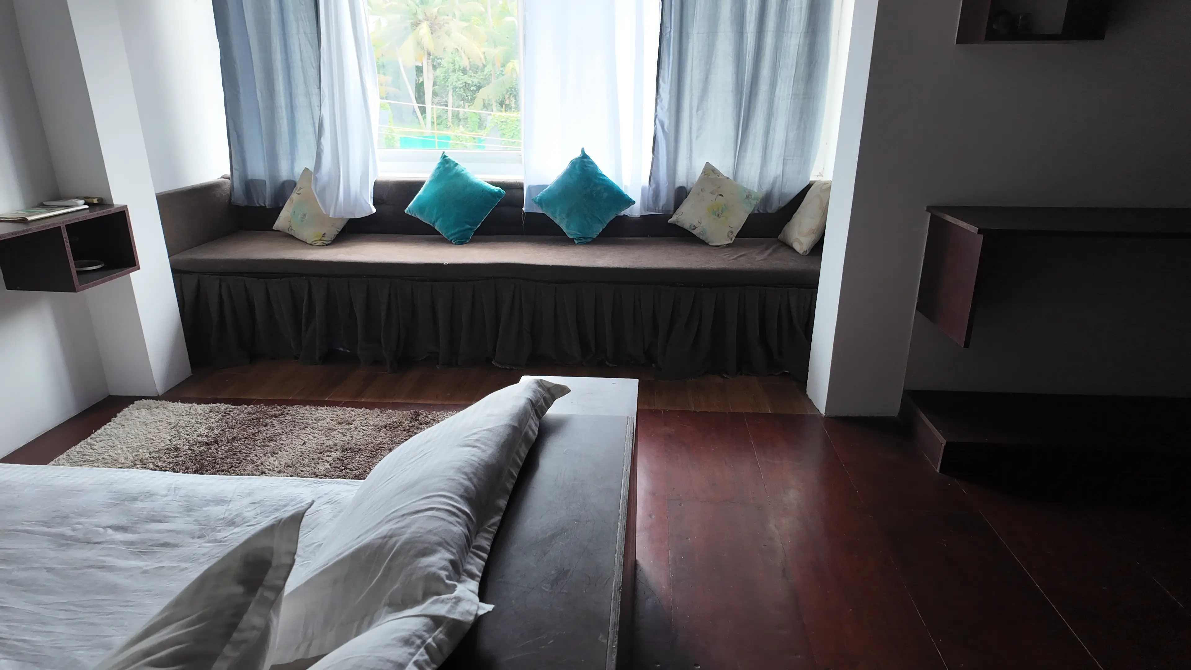 Pranaalaya Good Earth Wellness Room