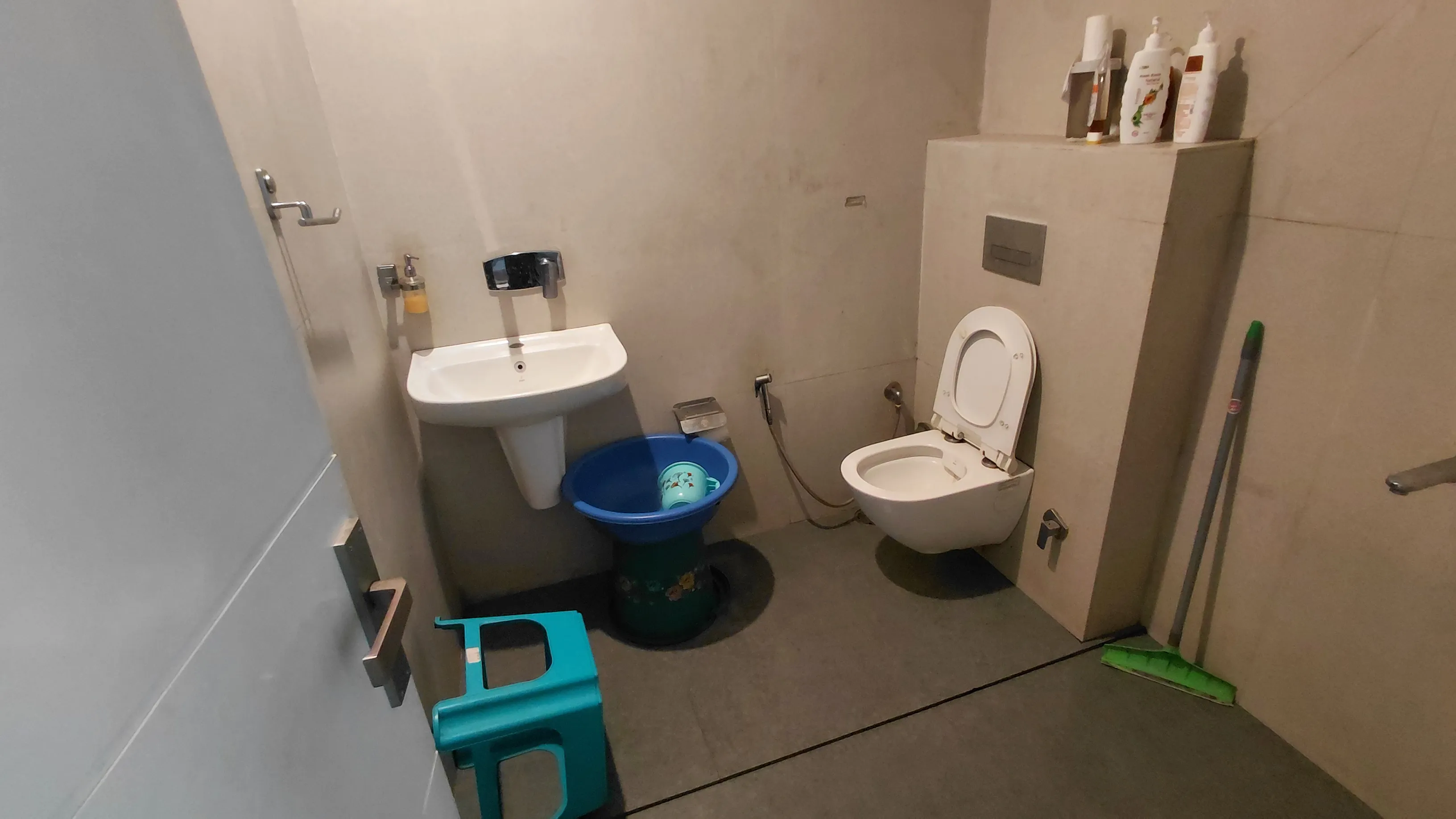 Him Veda Treatment room toilet 