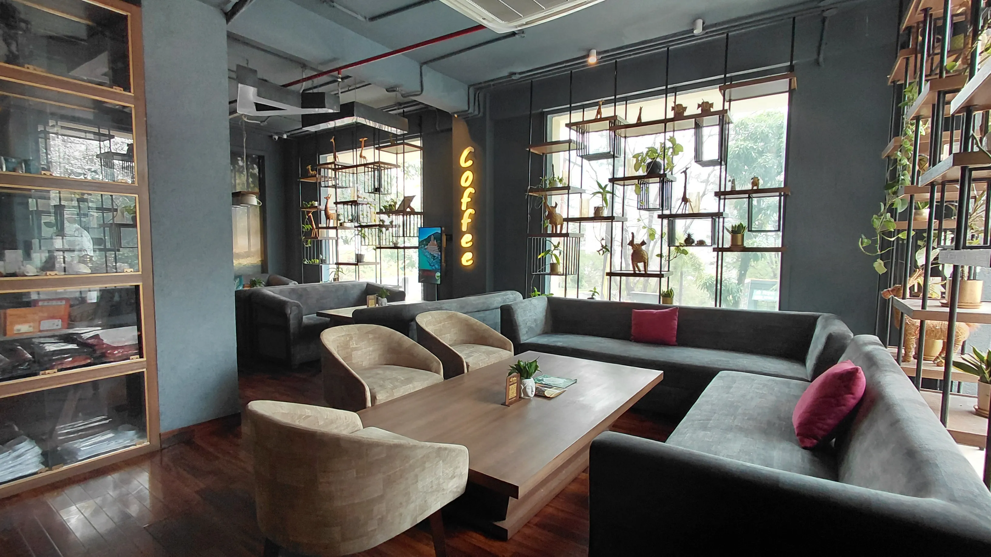 Sterling Palm Bliss Wellness cafe seating area