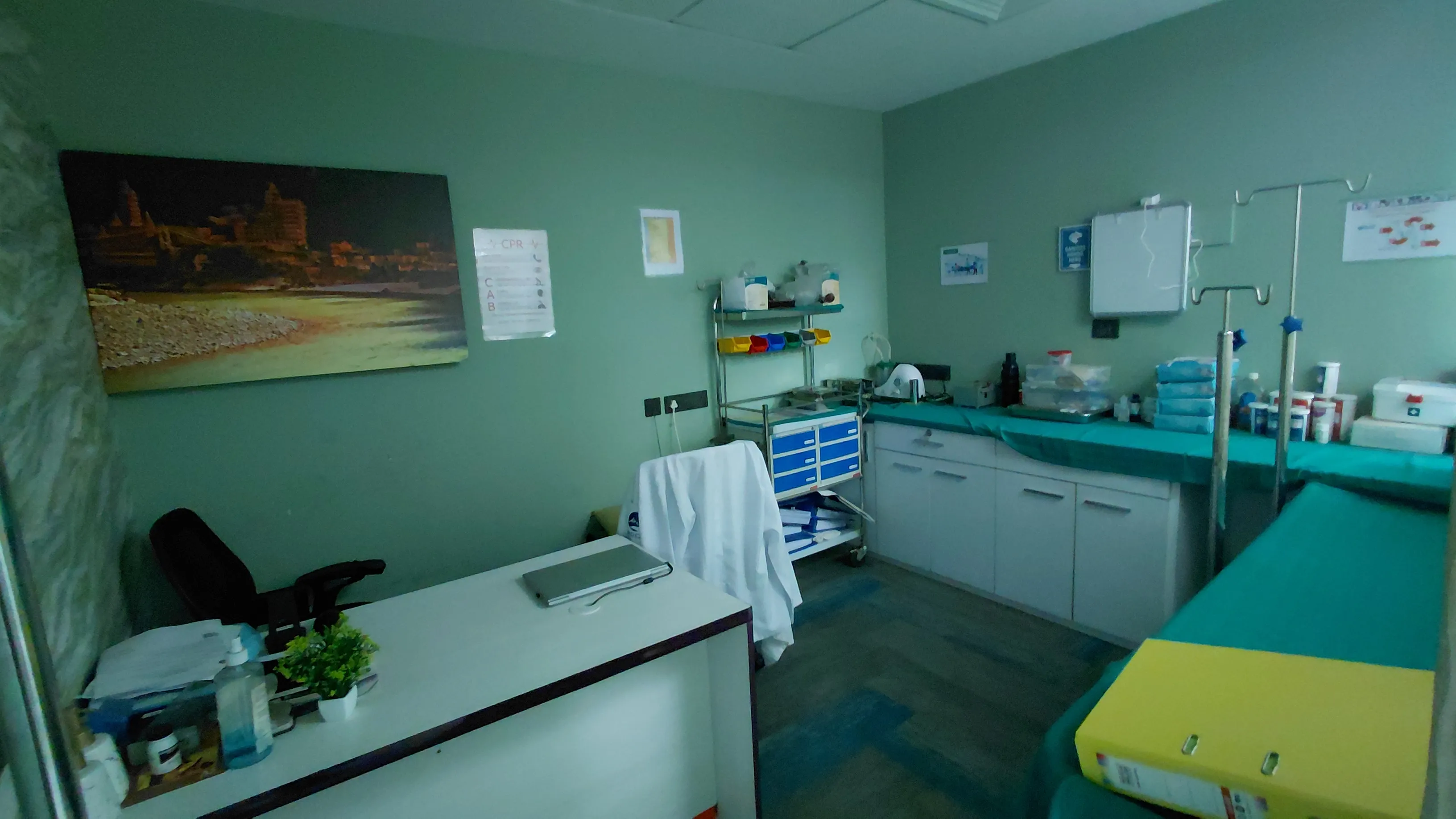 Emergency room inside 