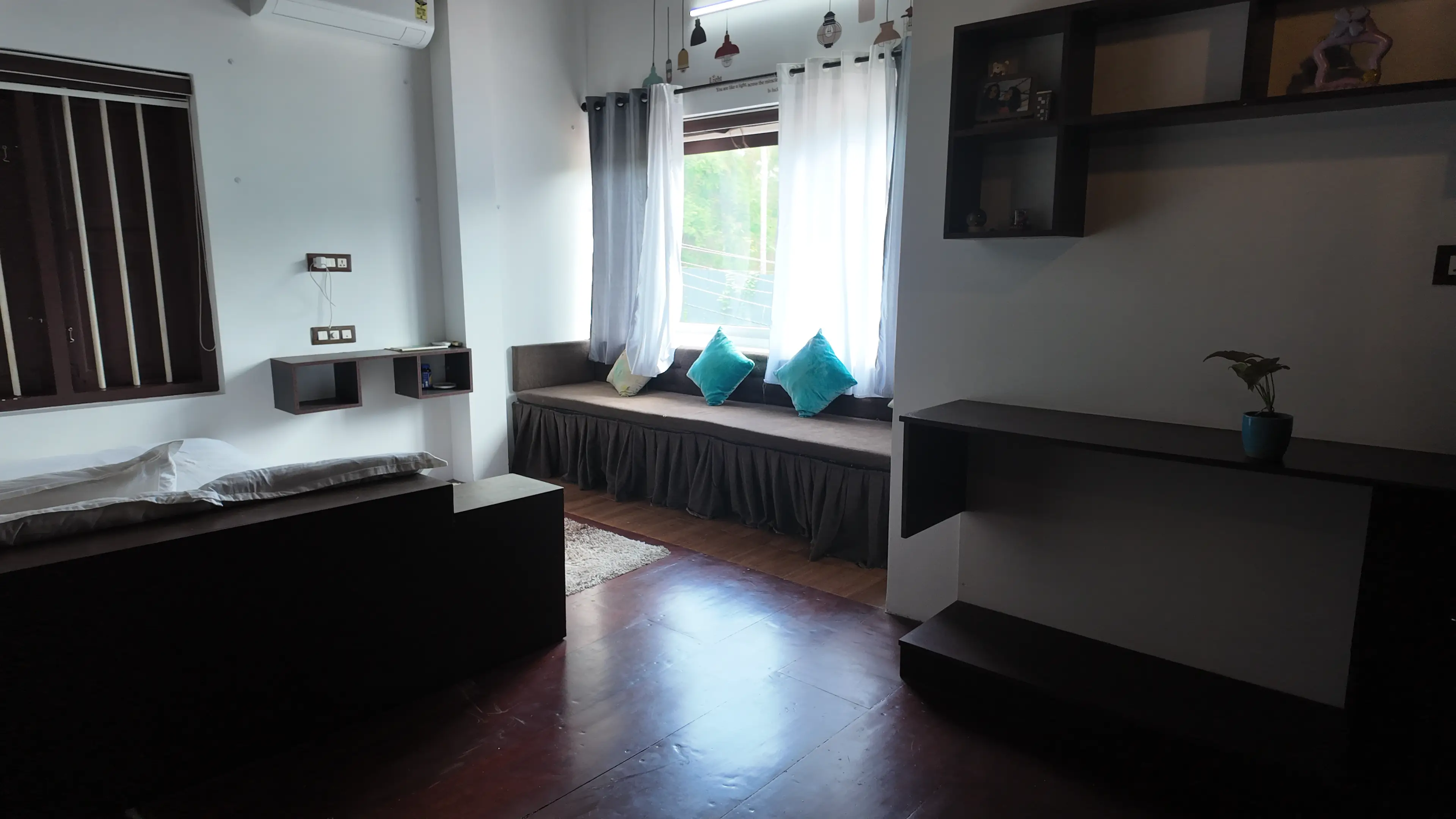 Pranaalaya Good Earth Wellness Room