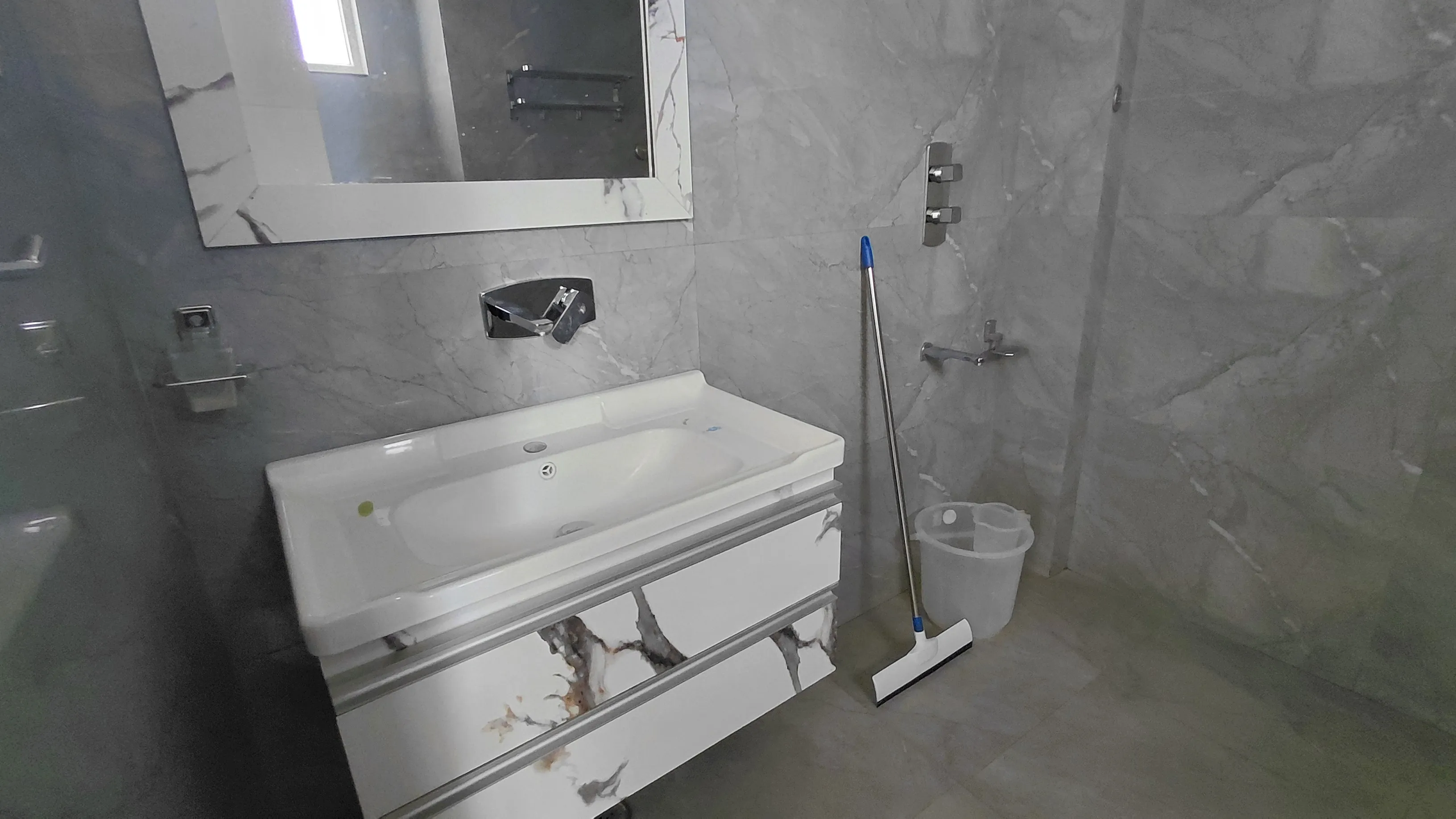 Him Veda Room toilet