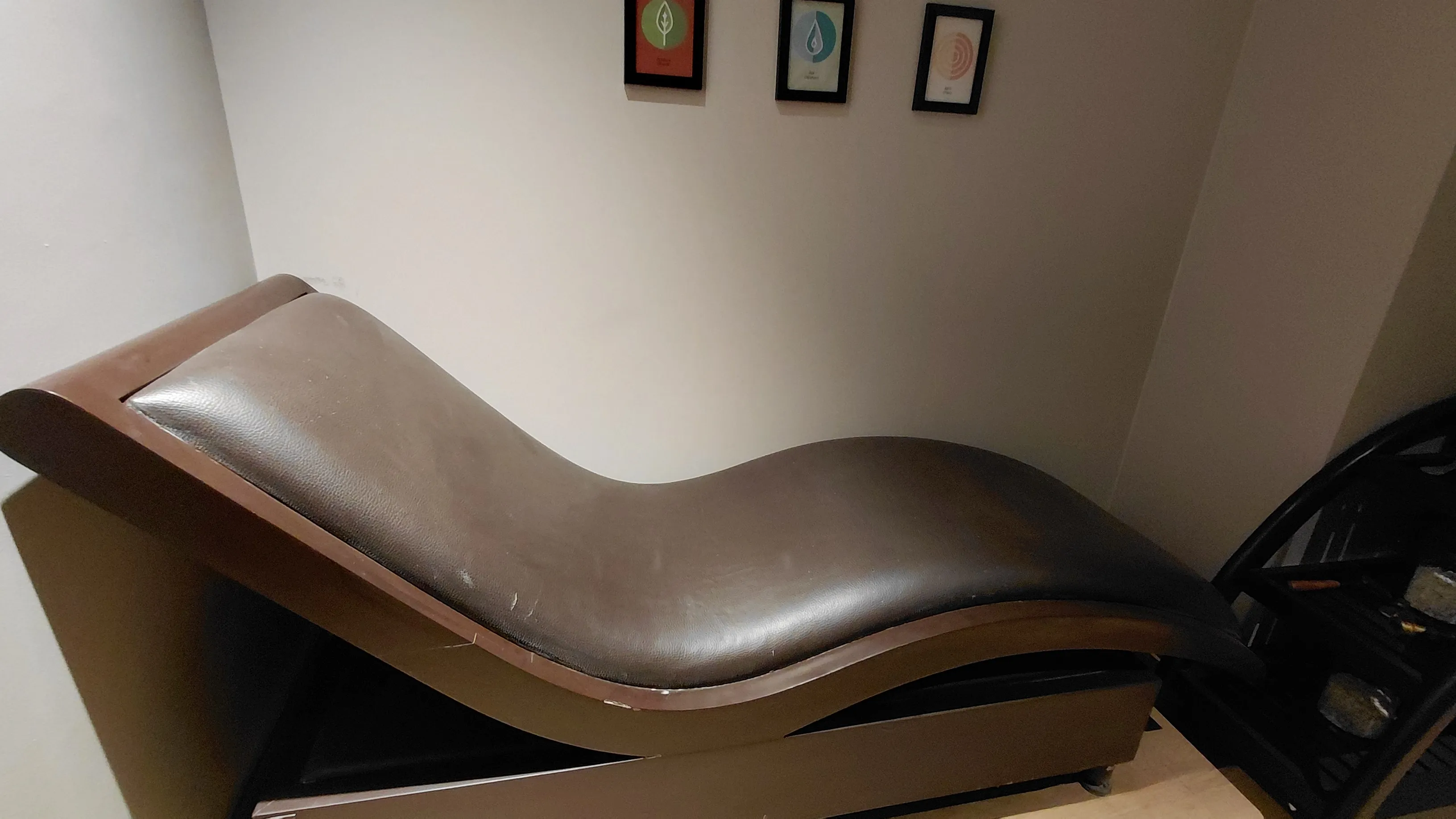 Ayurveda treatment area easychair