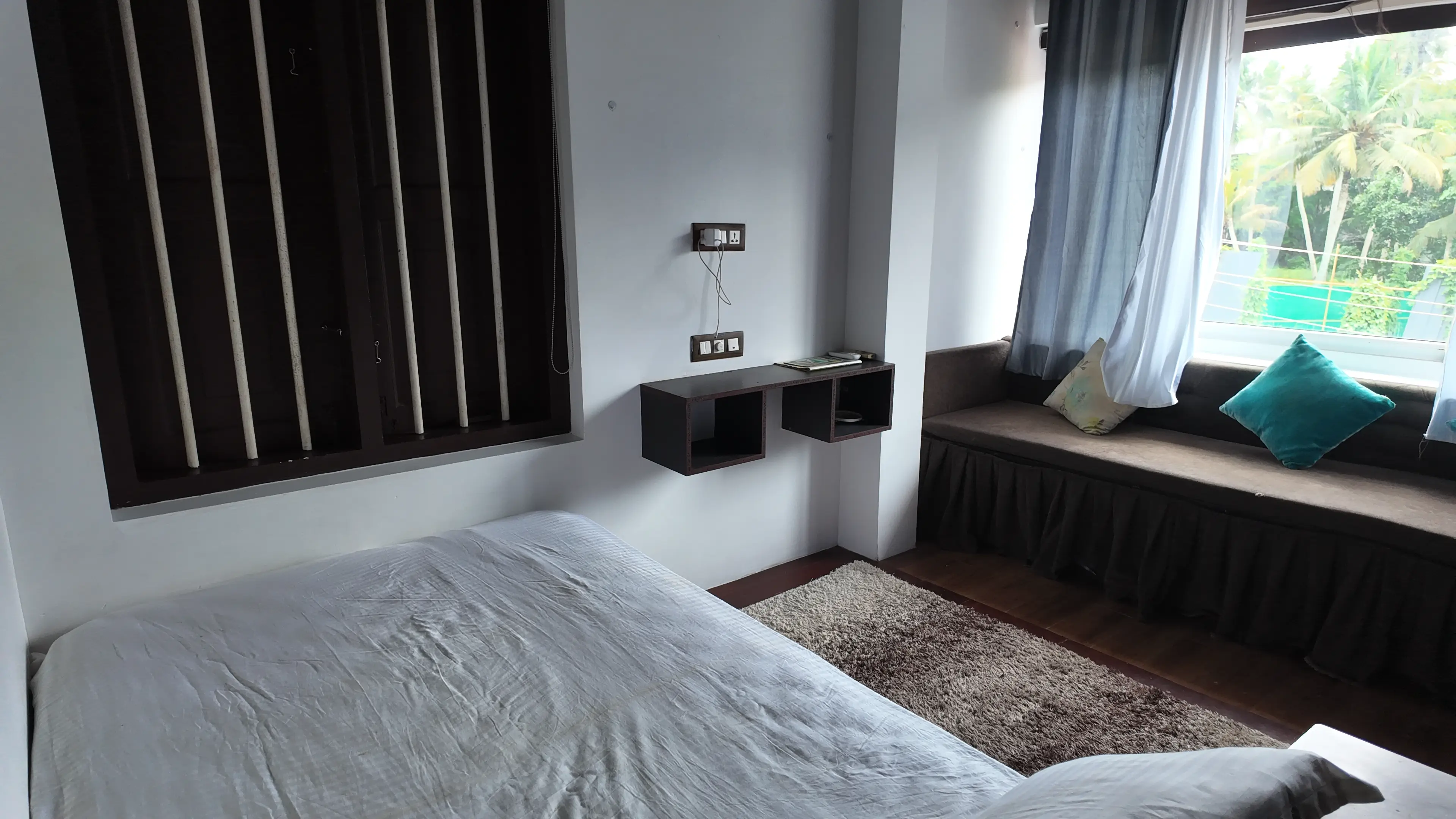 Pranaalaya Good Earth Wellness Room