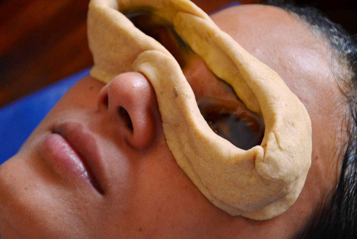 Ayurveda Bhavan Treatment Session