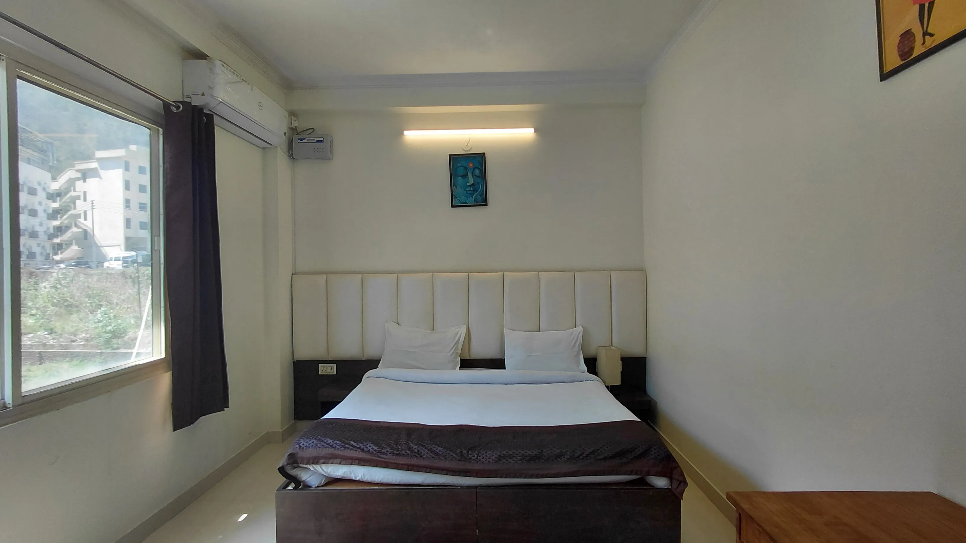 Ayuskama Ac room full view