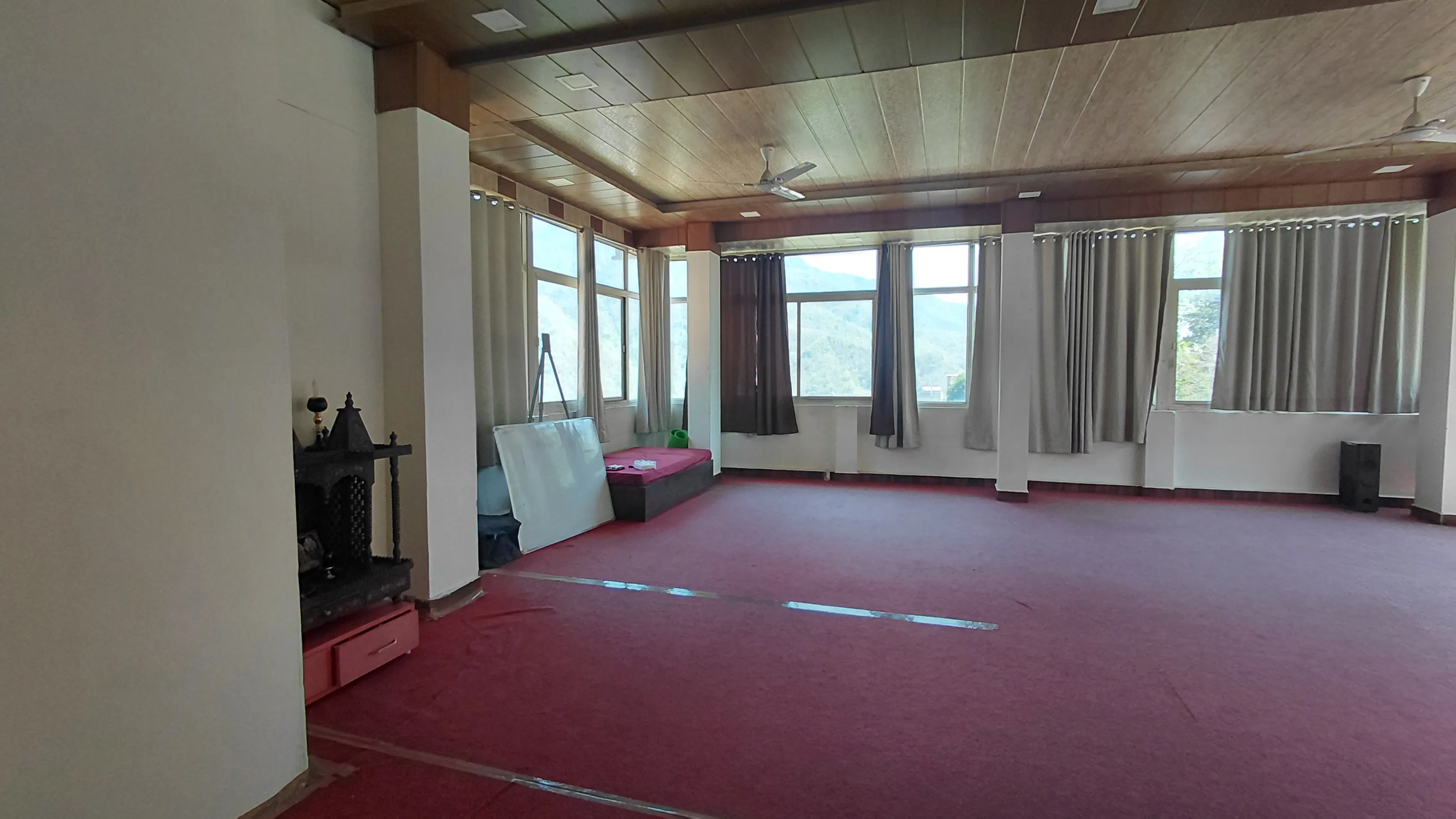 Ayuskama Yoga hall full view