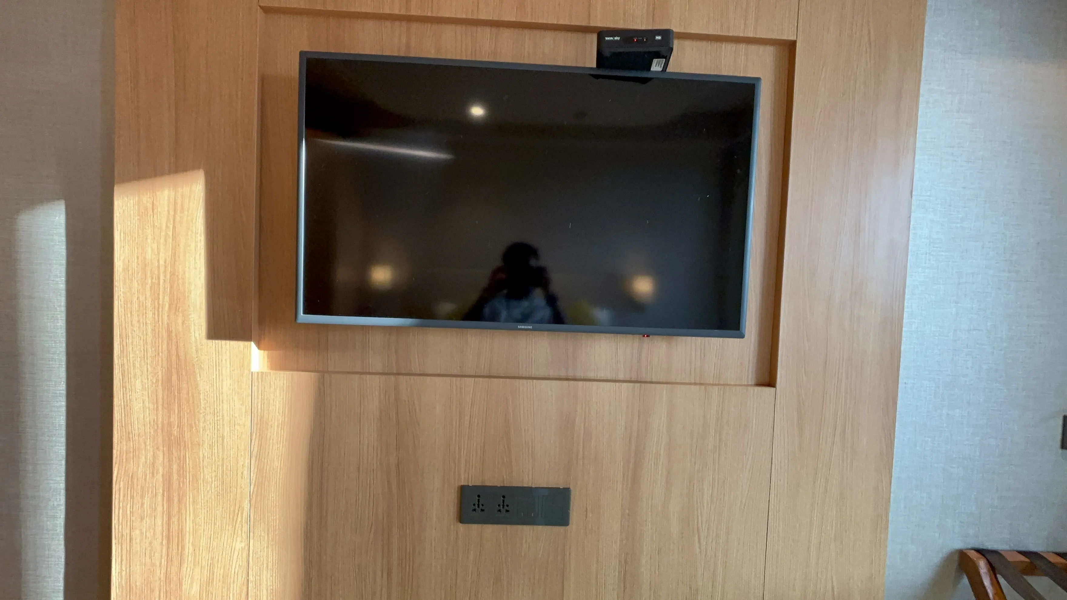 City view room TV