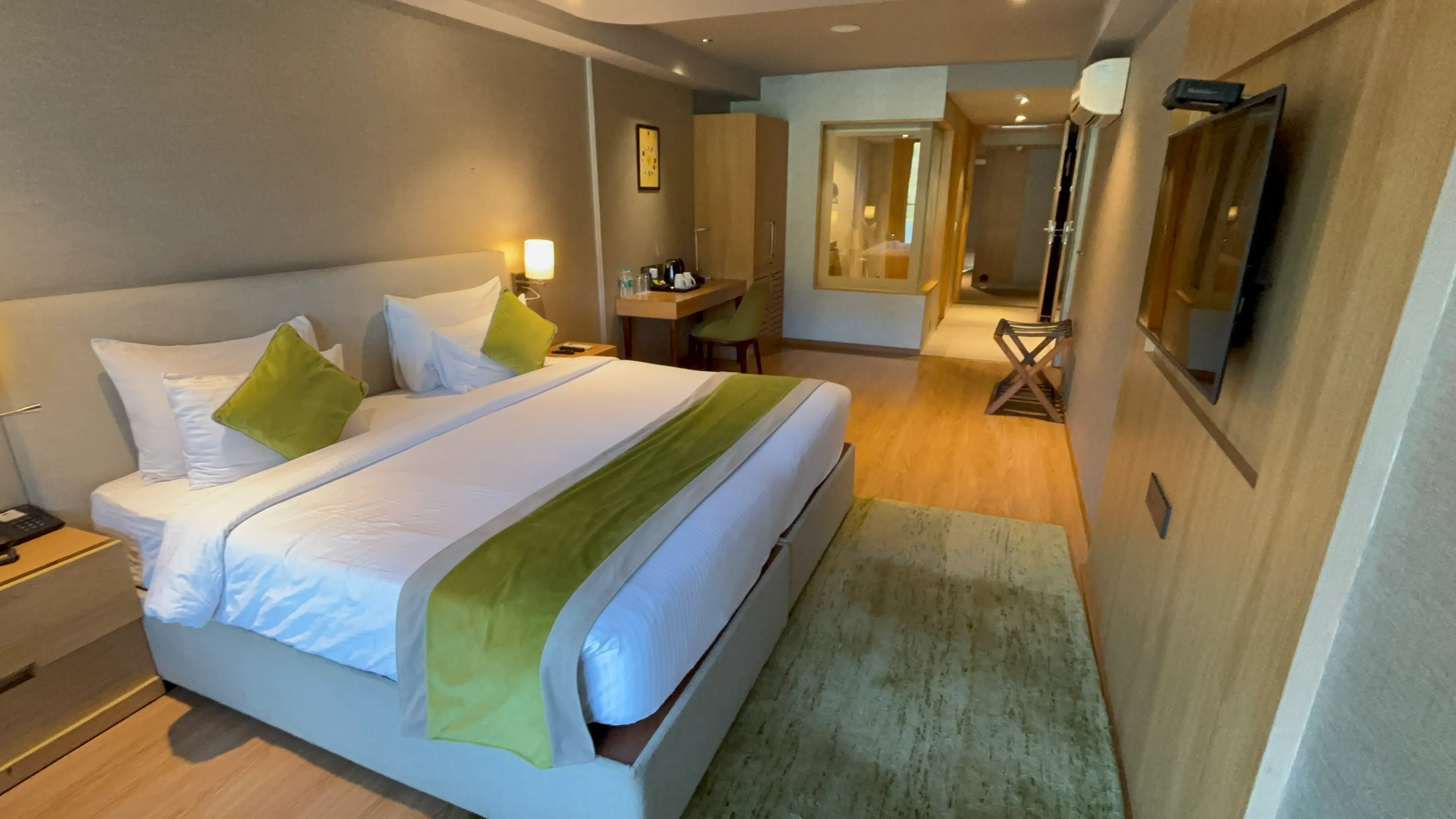 City view room full view