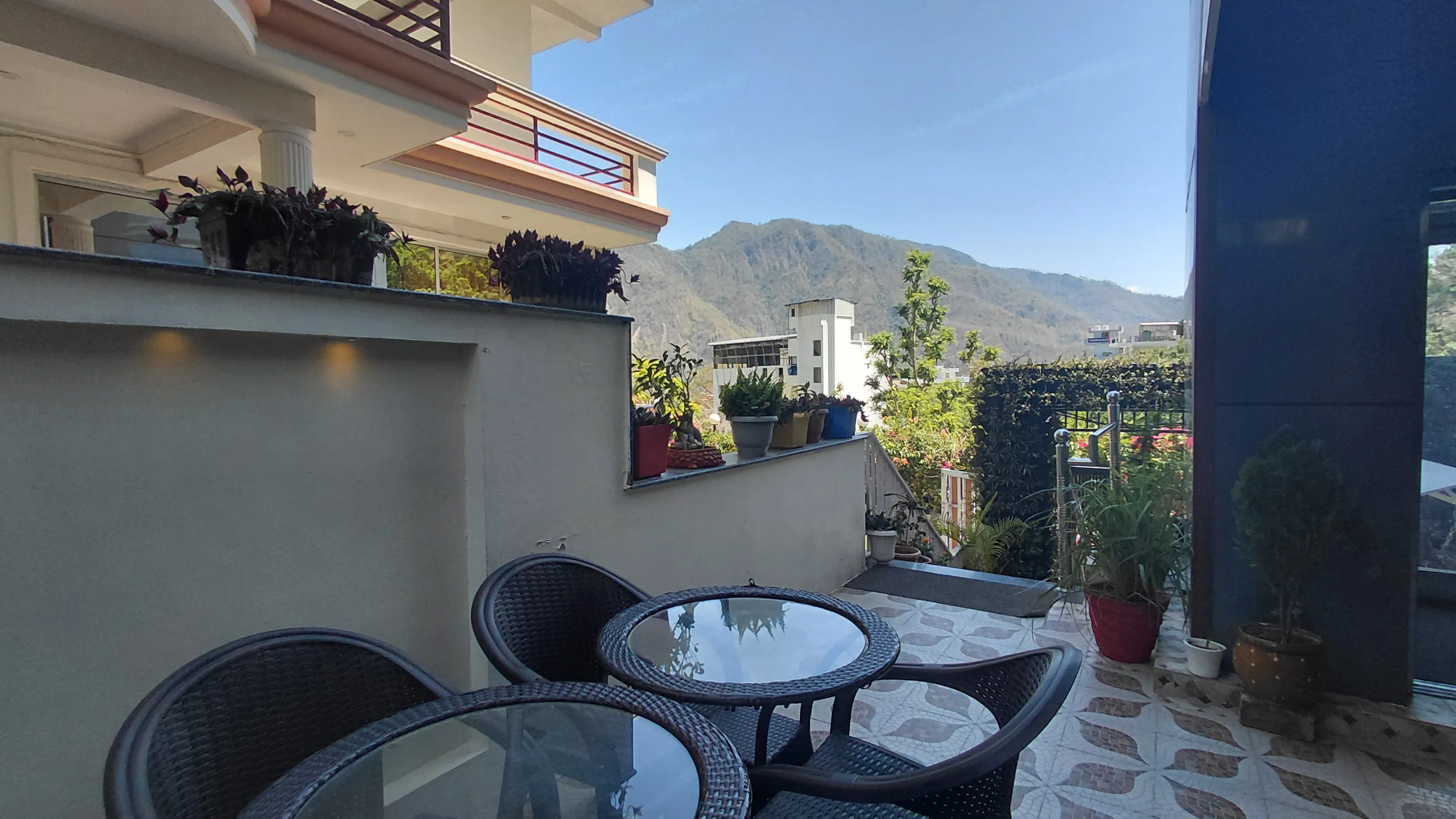 Ayuskama Outside view 