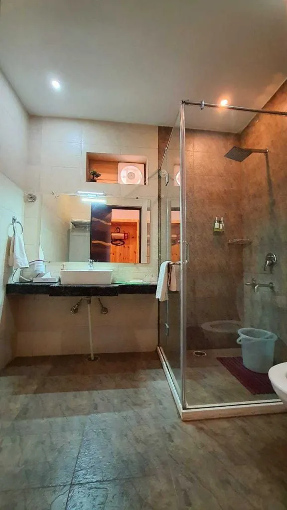 High-Quality-Resort-Retreat-Hotel-Room-Showers-in-Rishikesh-Veda5-Luxury-Ayurveda-Yoga-India-576x1024