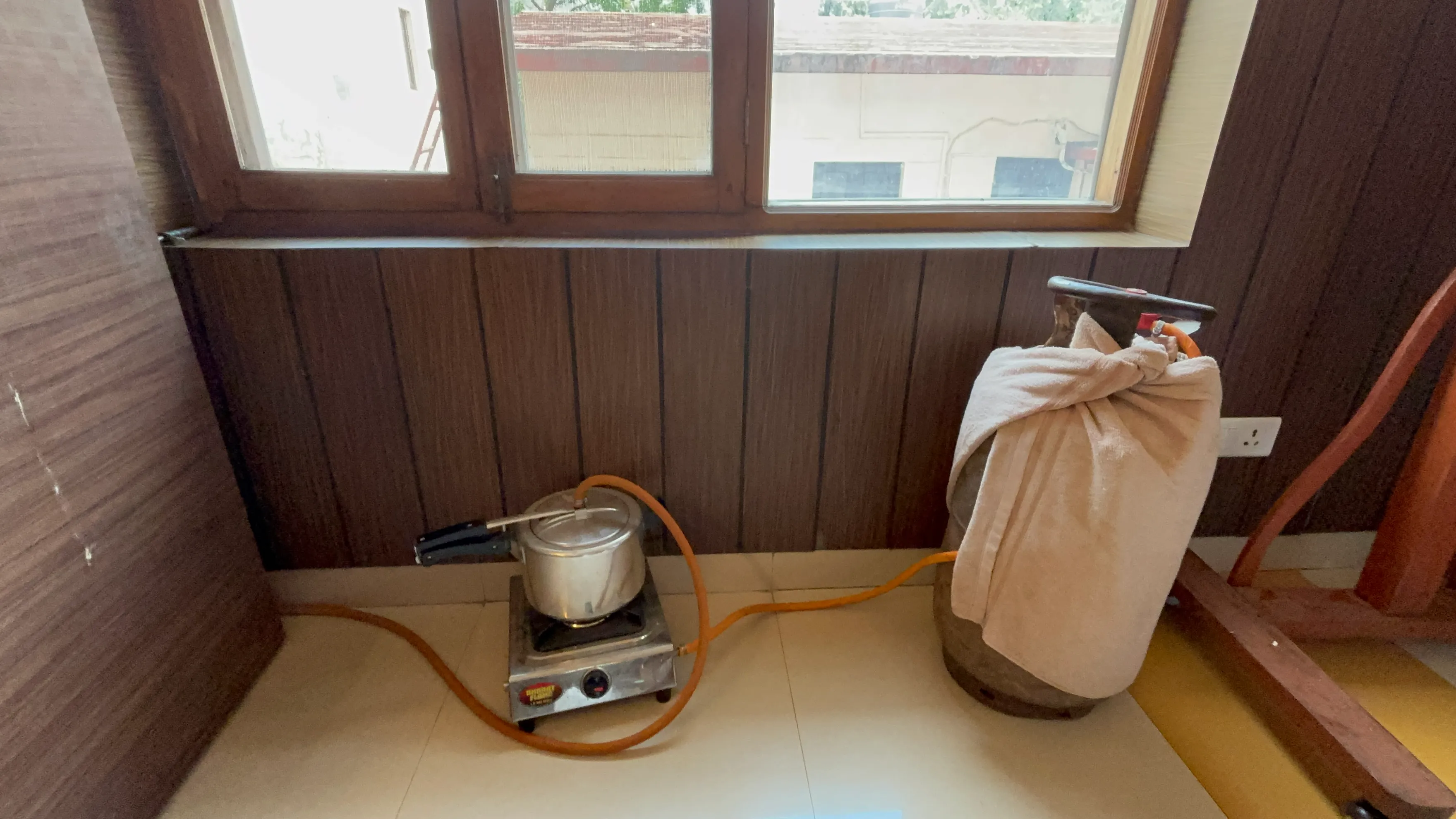 Treatment room equipments