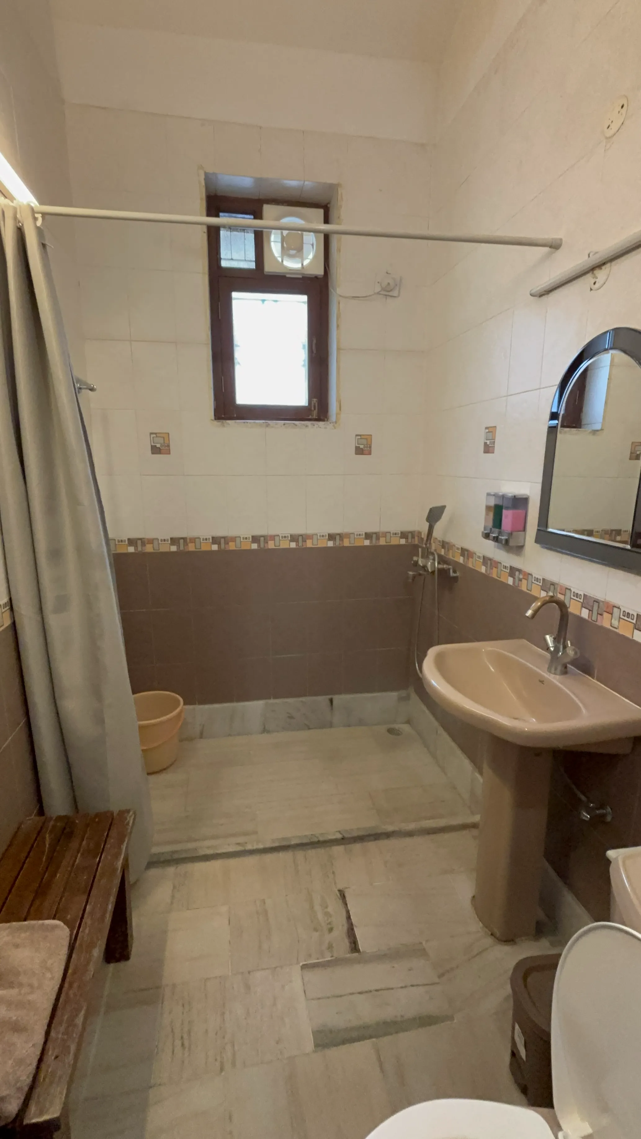Ayurveda Bhavan Delux Room Toilet