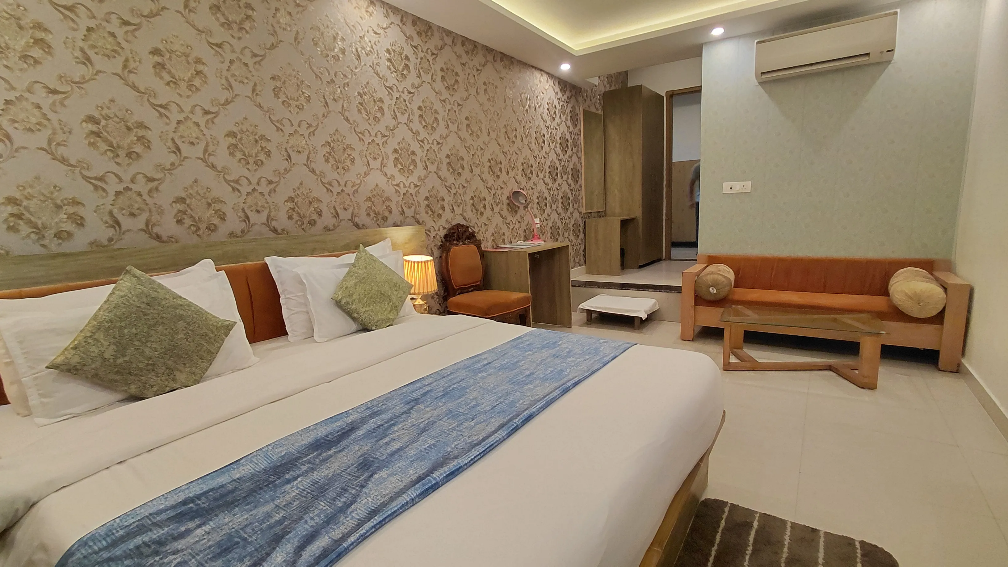 Arogyadham Premium room sofa