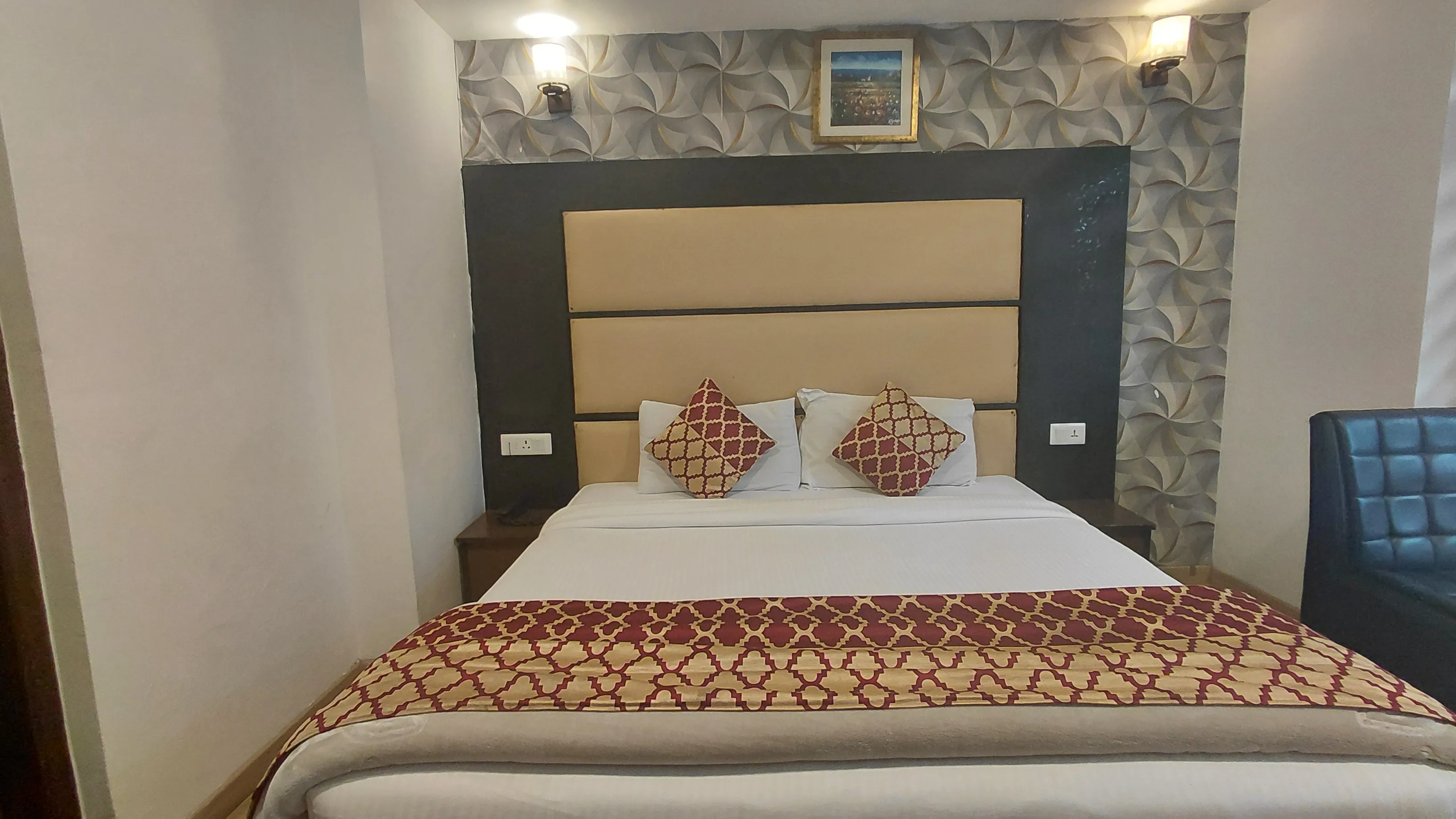Shivani Ayurveda Premium room bed