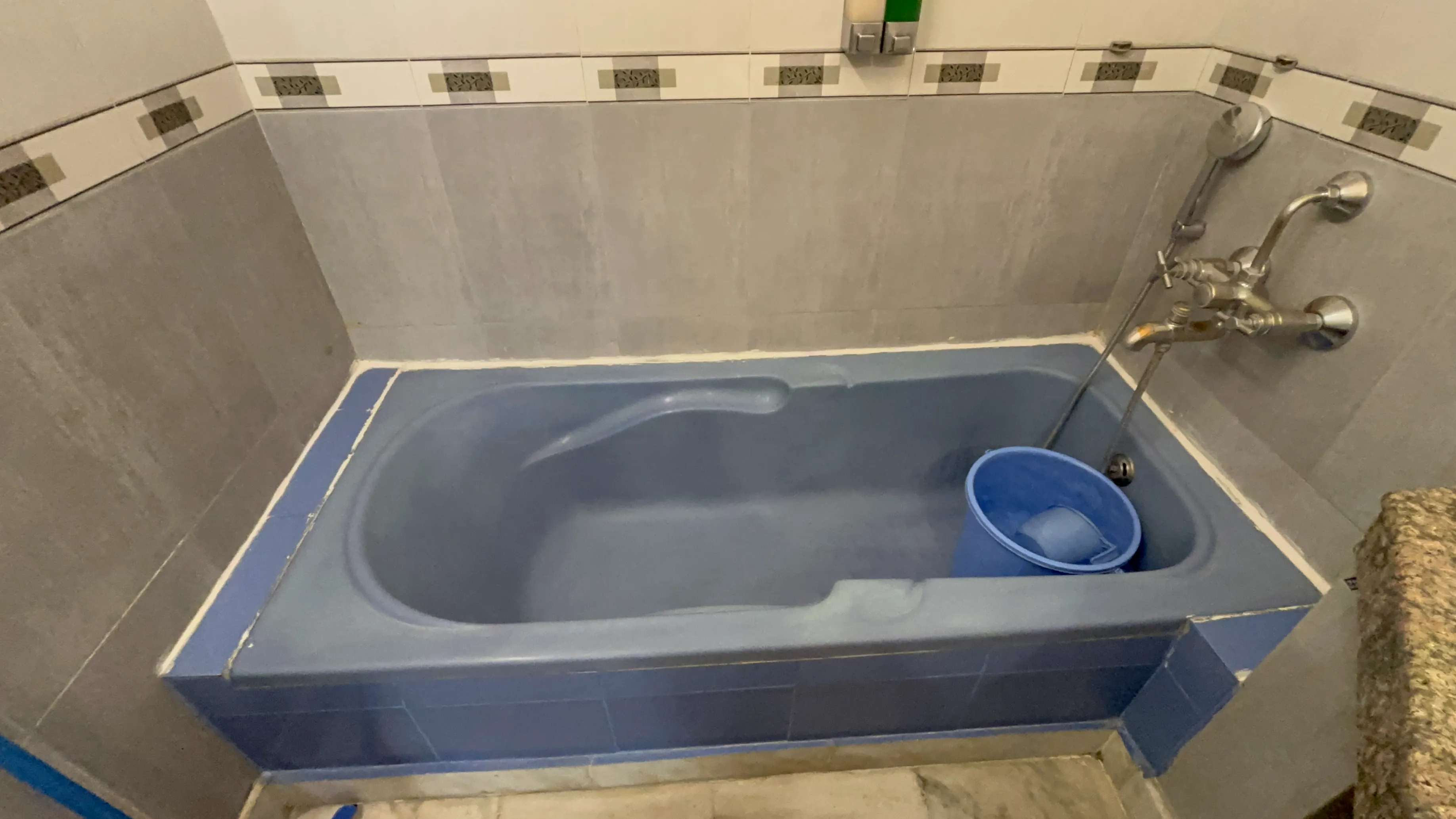 Ayurveda Bhavan Bath Tub Delux room