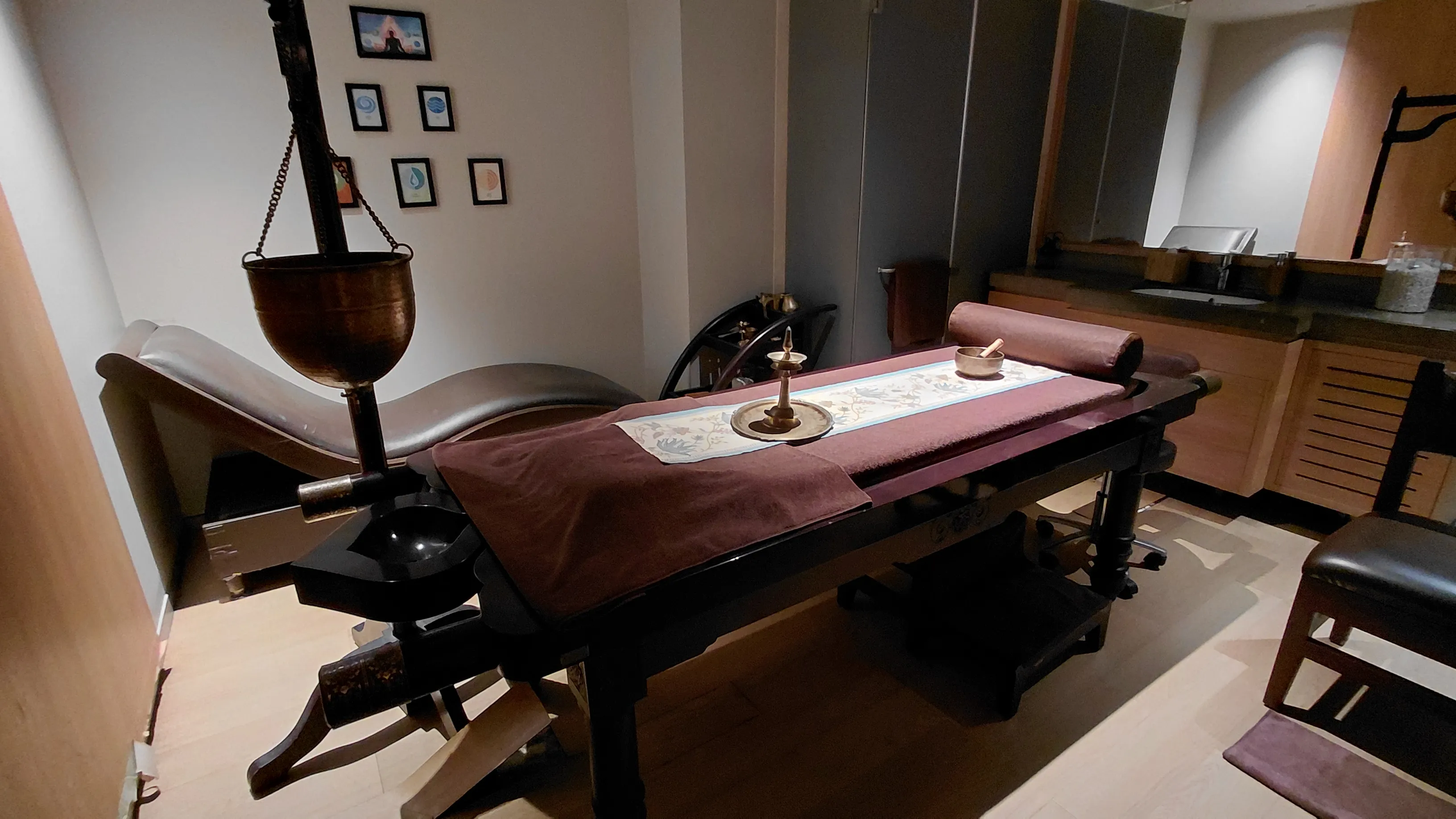 Ayurveda treatment room 