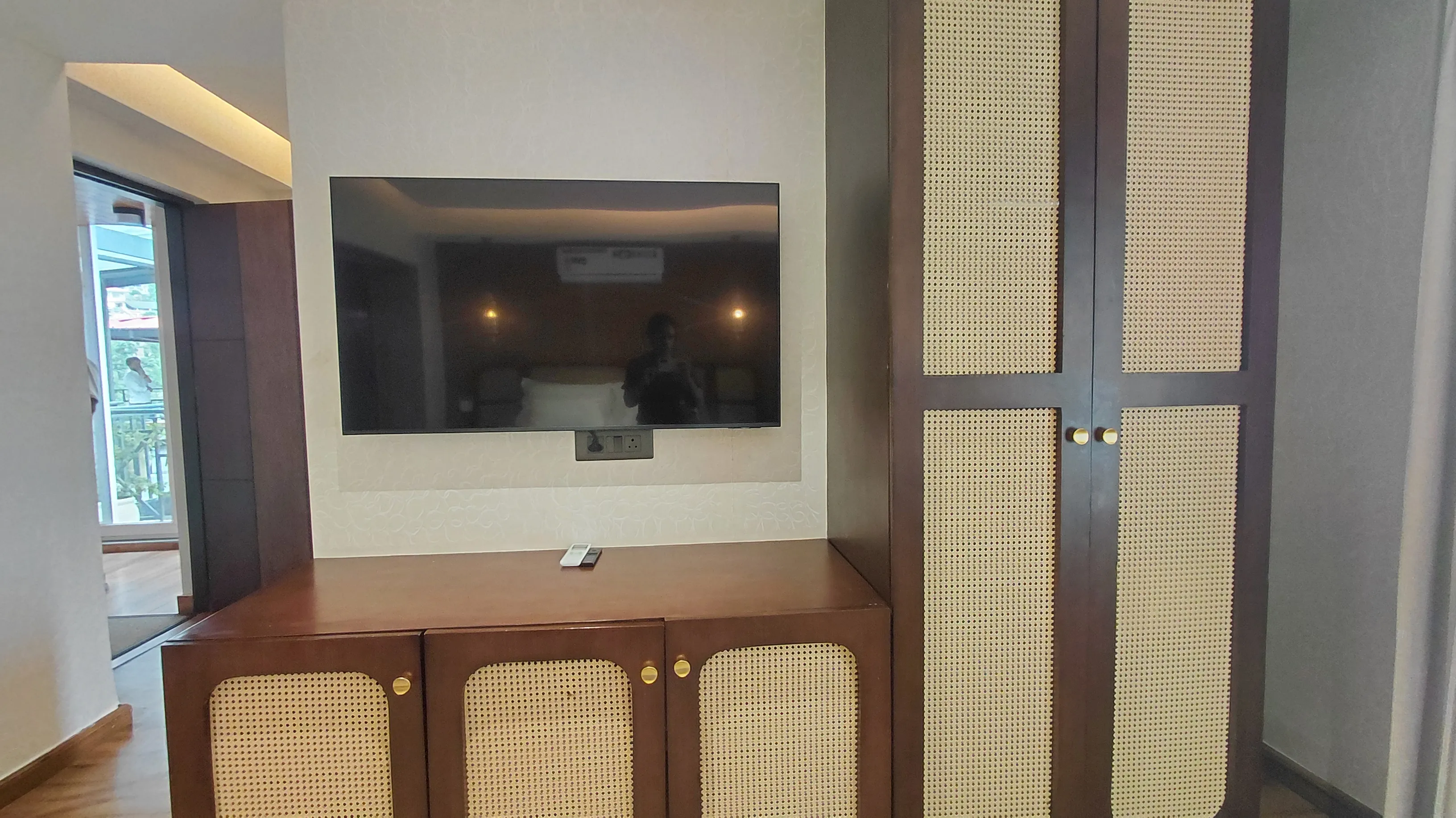 Shivani Ayurveda Suit room Wardrobe