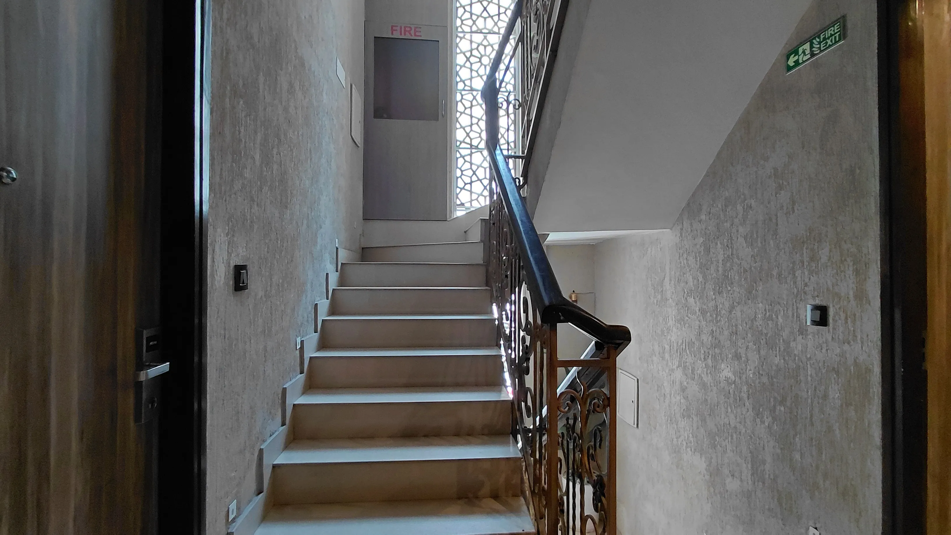 Sterling Palm Bliss Room stairs