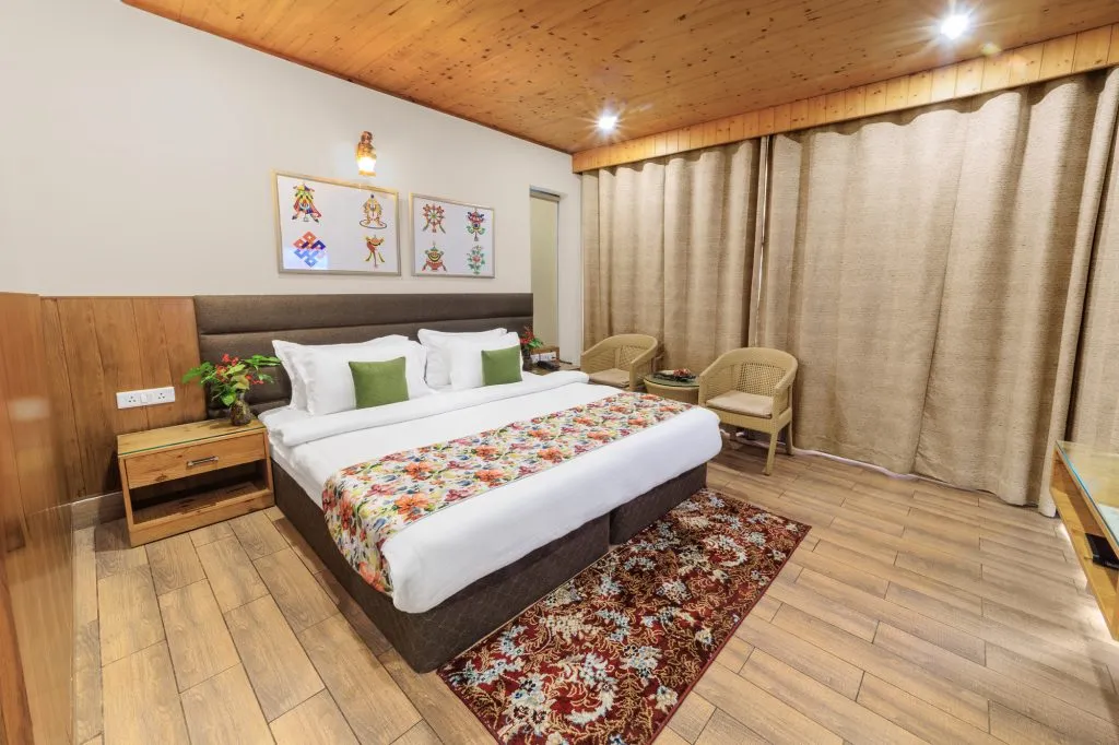 Top-Rated-Ayurveda-Yoga-Wellness-Retreat-Resort-Hotel-Rooms-in-Rishikesh-Kerala-Goa-India-Veda5-1024x682 (2)