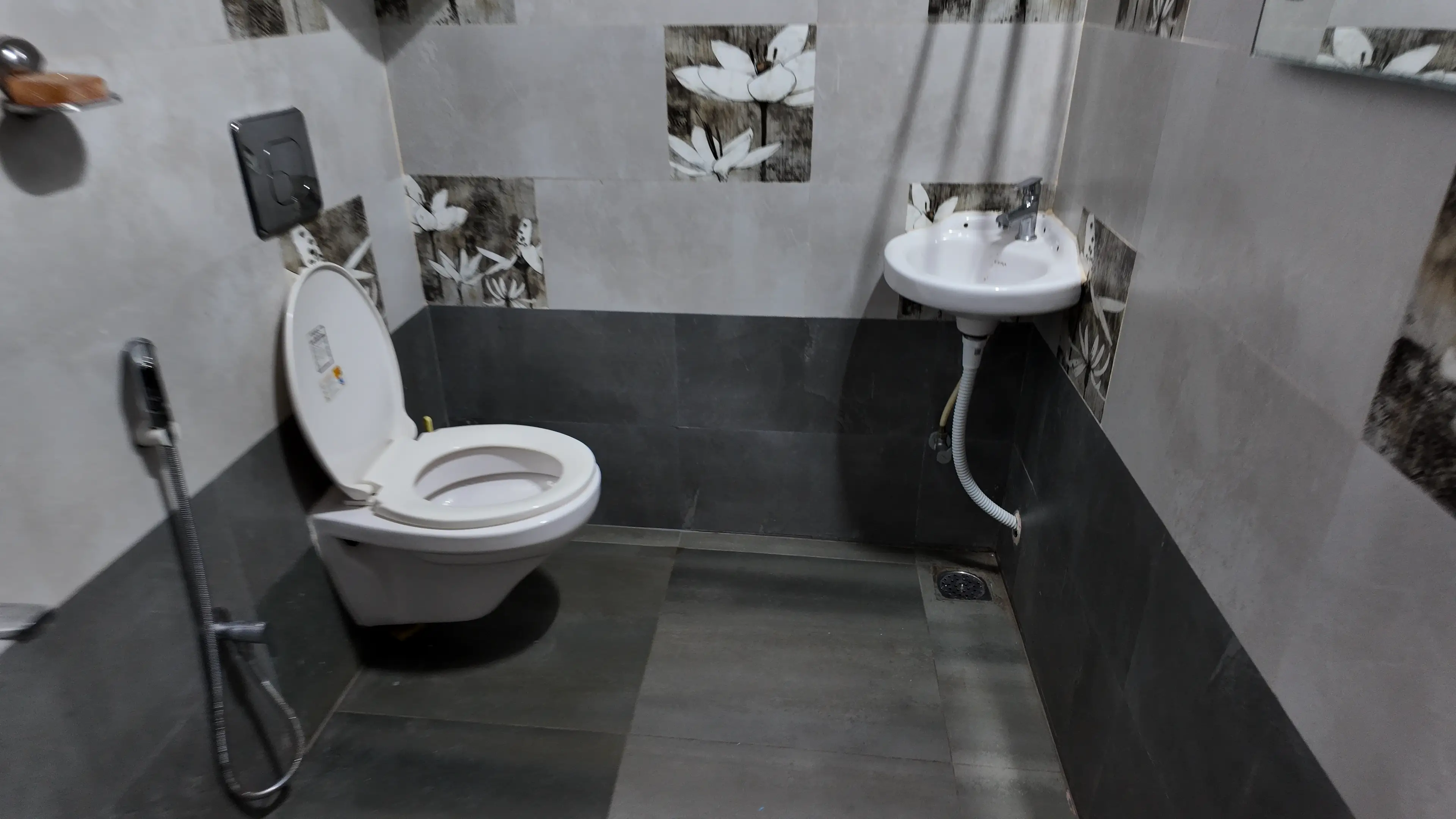 Pranaalaya Good Earth Wellness Room