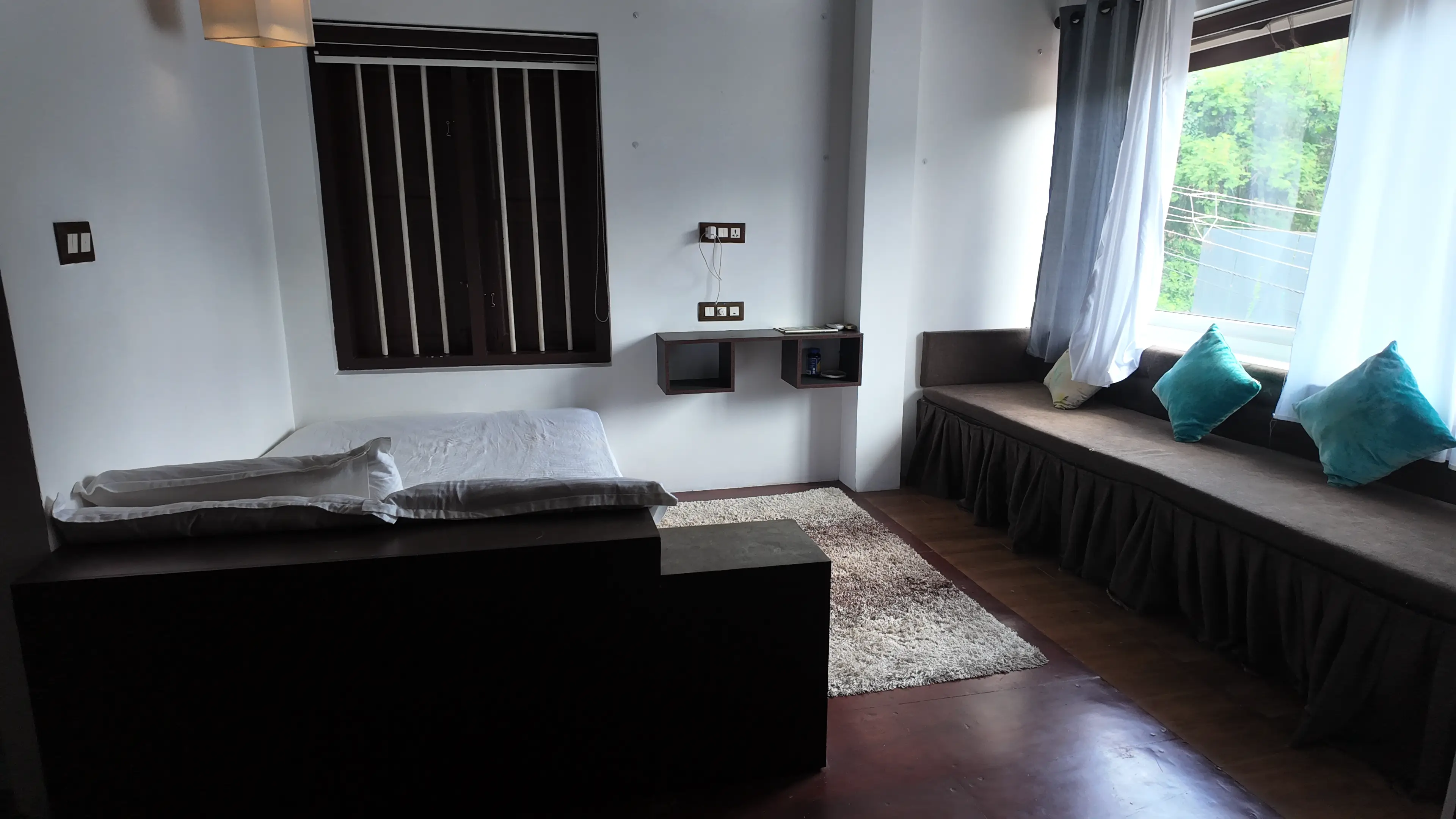 Pranaalaya Good Earth Wellness Room