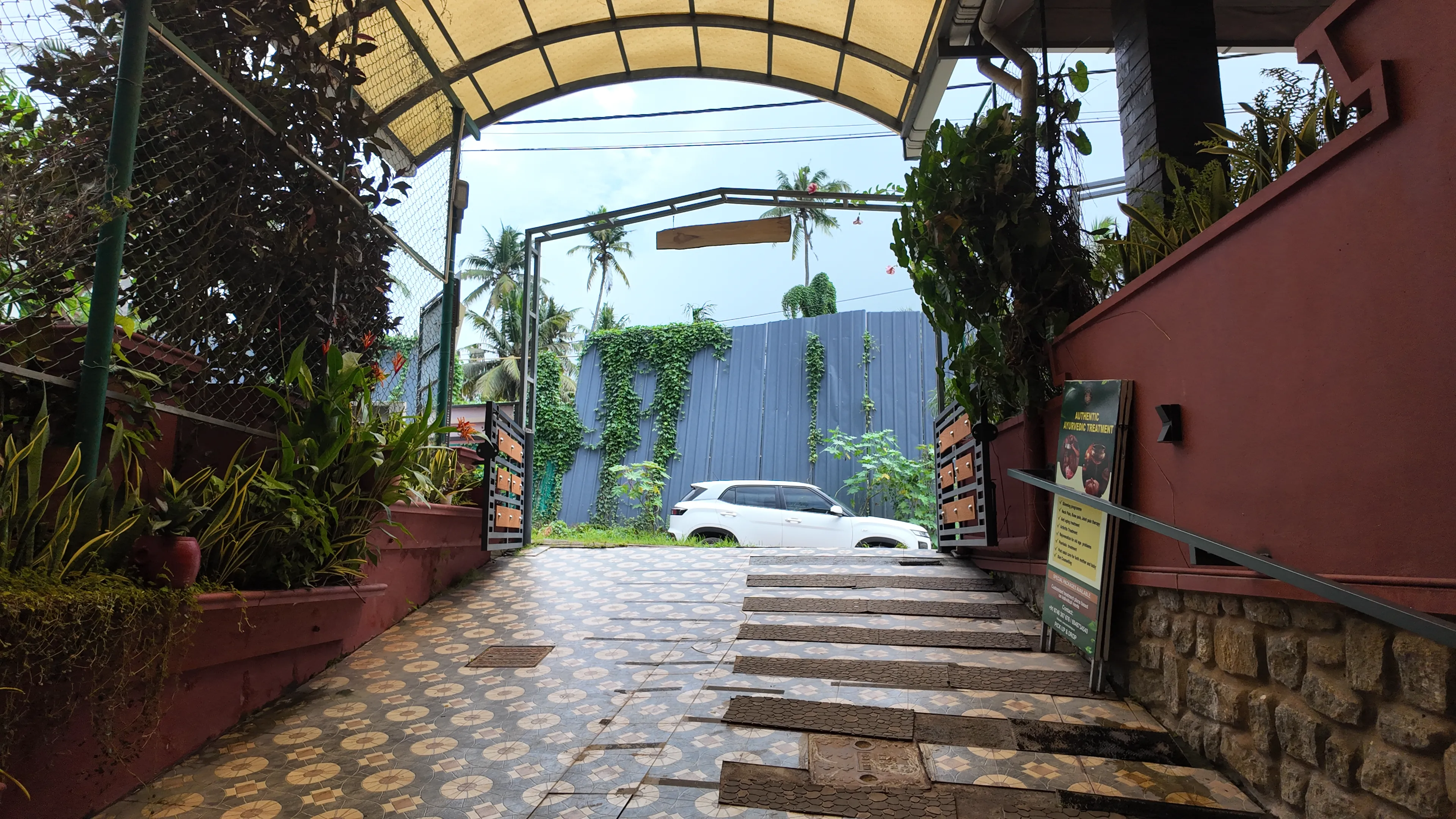 Pranaalaya Good Earth Wellness Reception