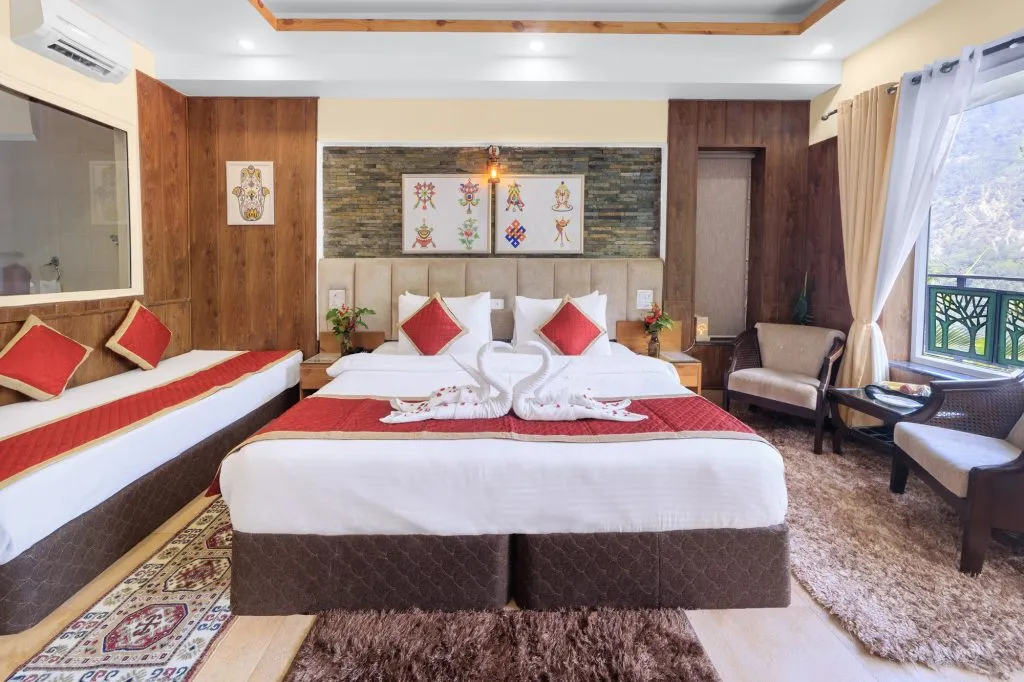 Best-Ayurveda-Yoga-Wellness-Retreat-Resort-Hotel-Rooms-in-Rishikesh-Kerala-Goa-India-Veda5-1024x682 (2)