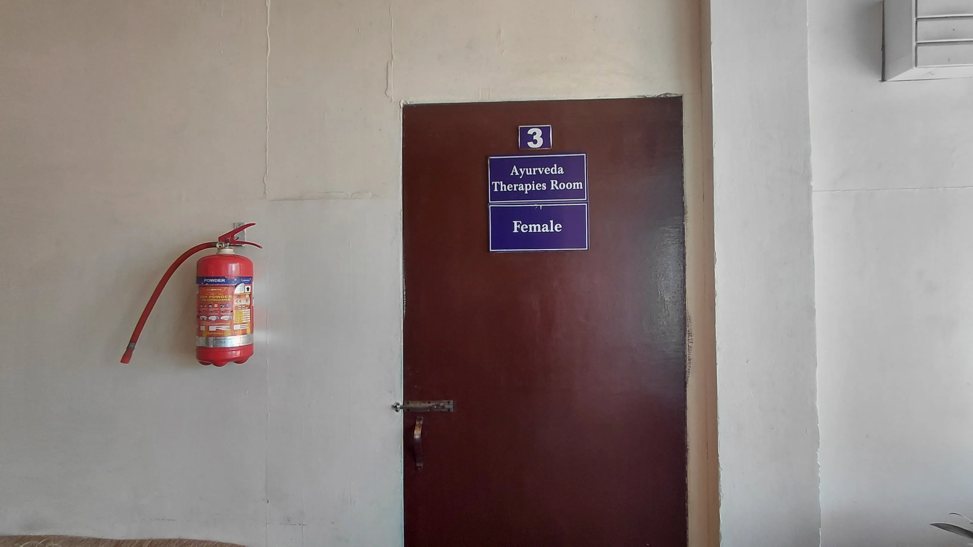 Ayuskama Treatment room  